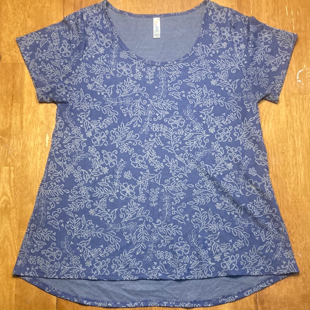 Lularoe Classic tee jacquard blue patterned. Size XL - Picture 2 of 4